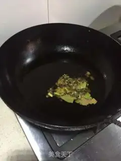 Make Sichuan boiled fish step 5
