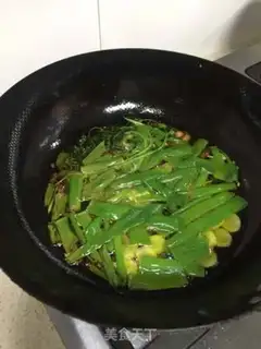 Make Sichuan boiled fish step 6