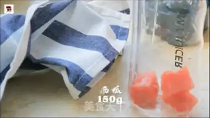 Make Watermelon honey ice step 1