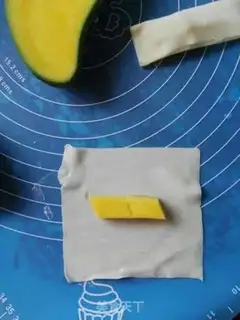 Make Mango soufflé step 1