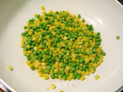 Make Corn green bean pork step 0