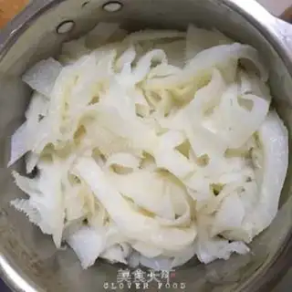 Make Spicy red leaves step 0