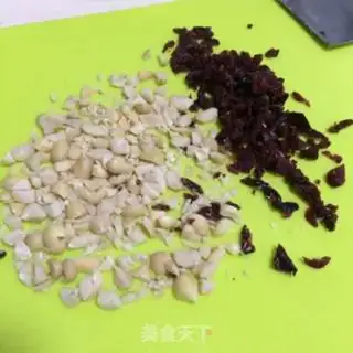 Make Cow-caw sugar and a soda cookie step 1