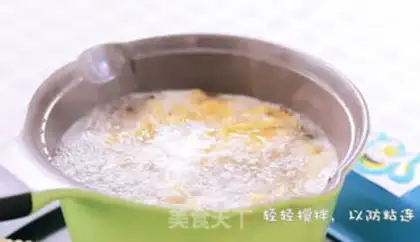 Make Tomato hands on noodles step 6