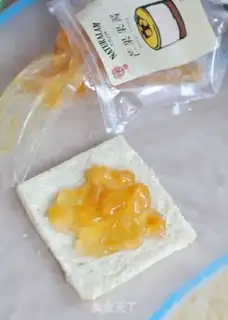 Make The rabbit mango sandwich step 1