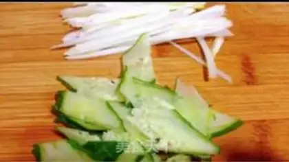 Make Eggflower soup step 2