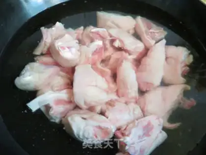 Make Pigfoot corn soup step 1