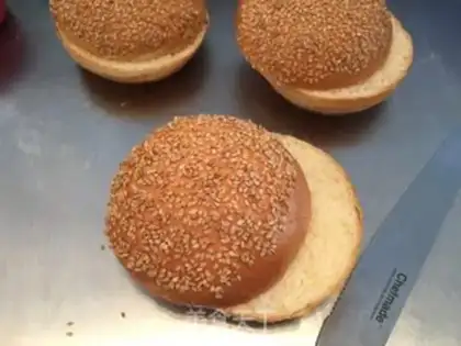 Make Black pepper chicken burger step 10