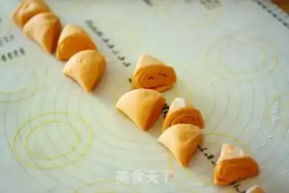 Make Carrot rolls step 3