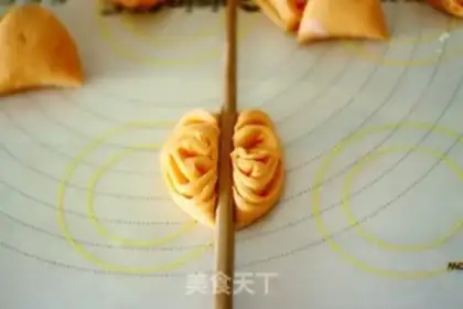 Make Carrot rolls step 5