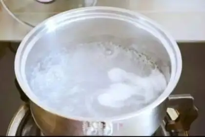 Make Nutrient egg soup step 2