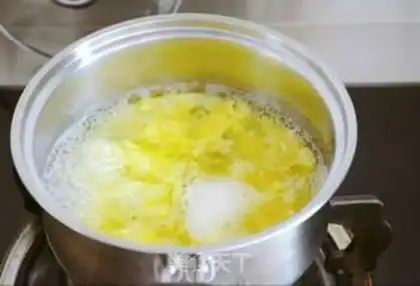 Make Nutrient egg soup step 4