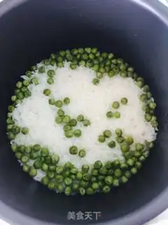Make Argentinian red shrimp pea fried rice step 0