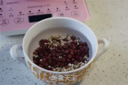 Make Red bean rice lily soup step 1