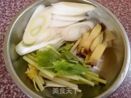 Make Soy sauce for goldfish step 1