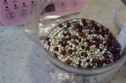 Make Red bean rice lily soup step 2