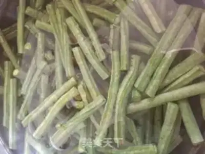 Make Spaghetti beans step 0
