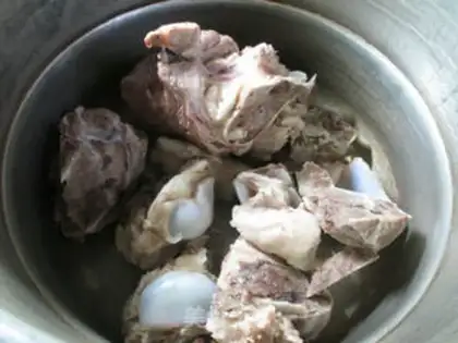Make Chicken Cream Mountain Pill Bones soup step 1