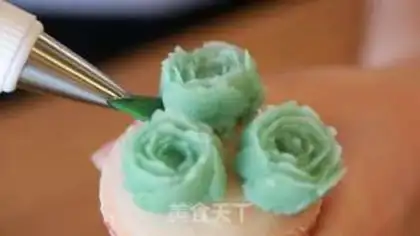 Make SpongeBob cake step 8