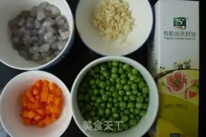 Make Garlic shrimp fried peas step 0