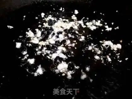 Make Garlic beans, fried melons step 0