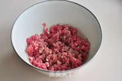 Make Vegetable beef cake step 1