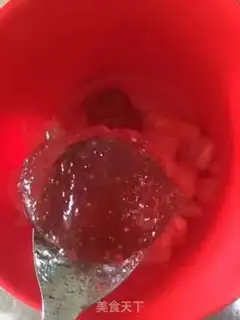 Make Watermelon fruit sandwich step 3