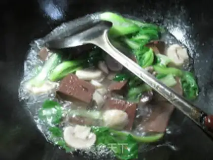 Make Chicken caterpillar mushrooms boiled duck blood step 3