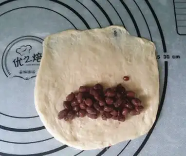 Make Banana bean caterpillar step 7