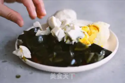 Make Three-coloured eggs step 2