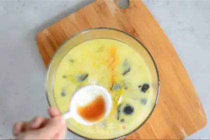 Make Three-coloured eggs step 4