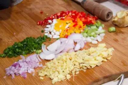 Make Red shrimp vegetable salad stings step 0