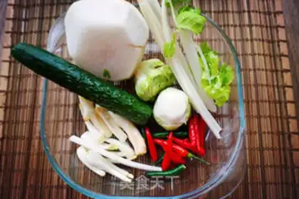 Make Homemade pickles step 0
