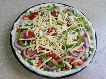 Make Fresh vegetables and pizza step 10