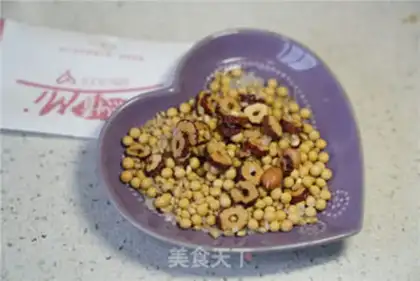 Make "Red dates peanut butter." step 1