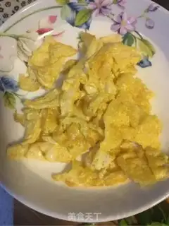 Make Scrambled eggs step 2