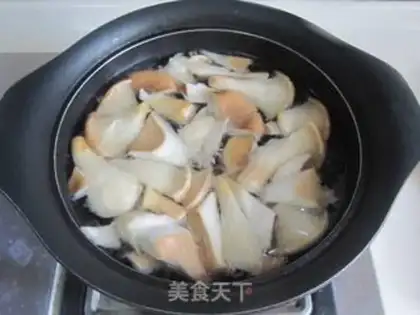 Make Piggy tummy mushroom and eggplant soup step 4