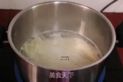 Make Tomato egg noodles step 2