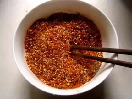 Make Spicy red oil step 0