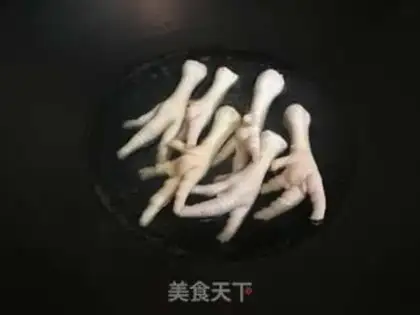 Make Beer chicken claws step 1