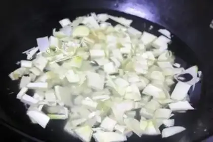 Make Winter high soup and vegetable noodles step 1
