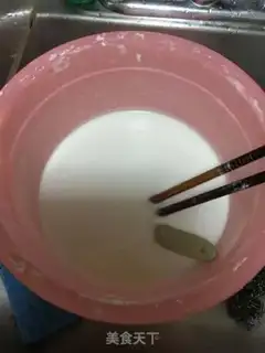 Make A bowl of cake step 1