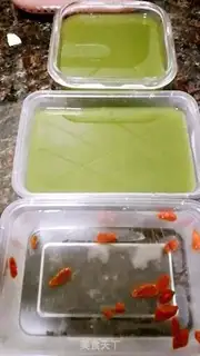 Make Colored ice powder step 0