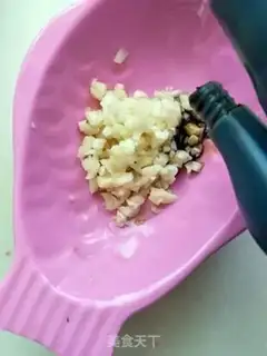 Make A bowl of sour noodles in the summer step 4