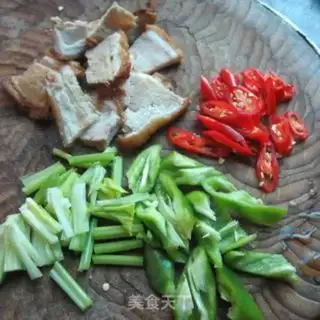 Make Celery pepper sauce step 0