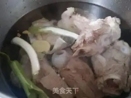 Make Pork soup step 1