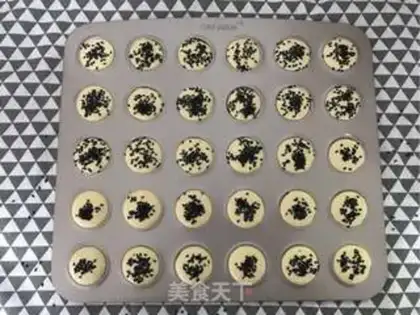 Make Black sesame caramel pretzels step 7