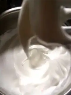 Make Christmas stake cake step 13