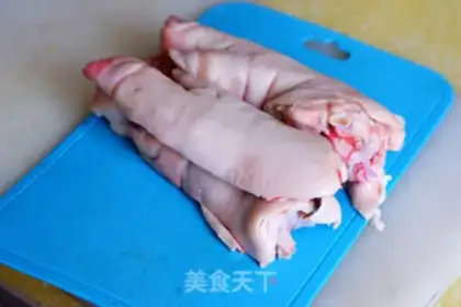 Make Soy pig hoofs step 0