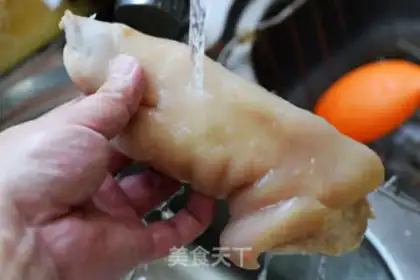 Make Soy pig hoofs step 3